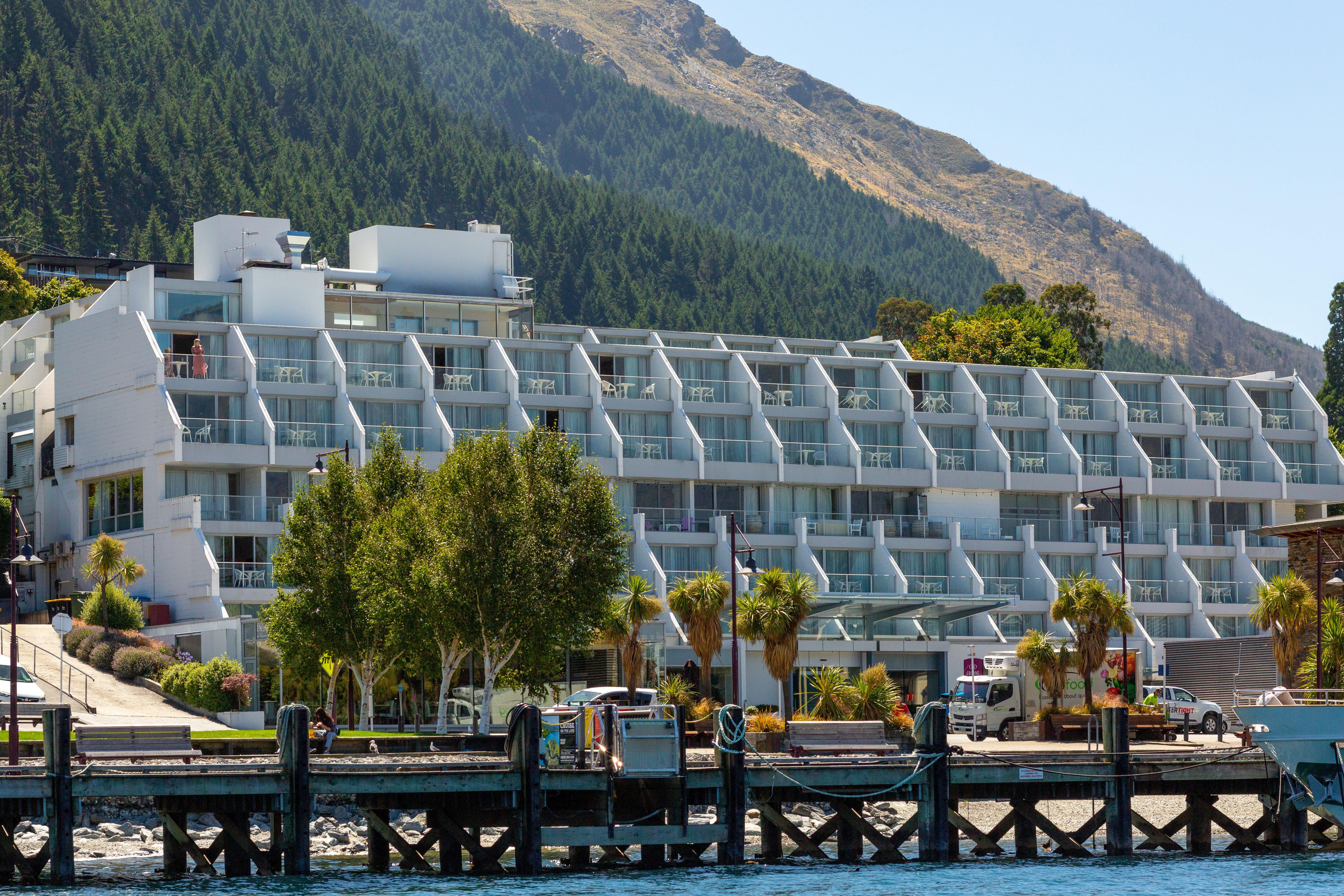 Crowne Plaza By Ihg Hotel 4*